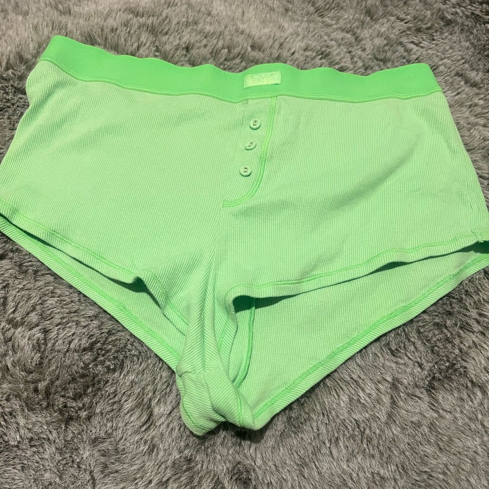 SKIMS Cotton Rib Boy Short Neon Green XL